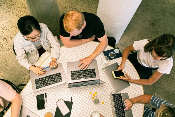 Solutions marketing pour les start-ups technologiques : Le point de vue d'une agence digitale